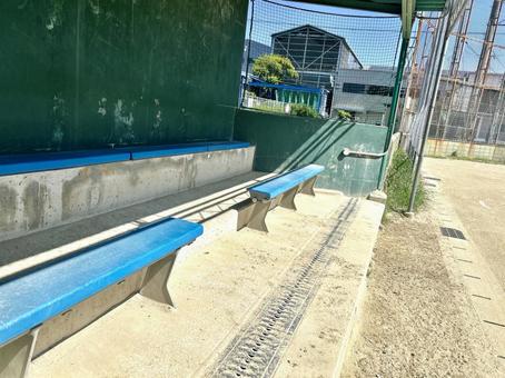 三宝公園の野球場ベンチ 三宝公園の野球場ベンチ 野球,グラウンド,ベンチの写真素材