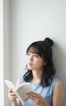 考え事 考え事の写真