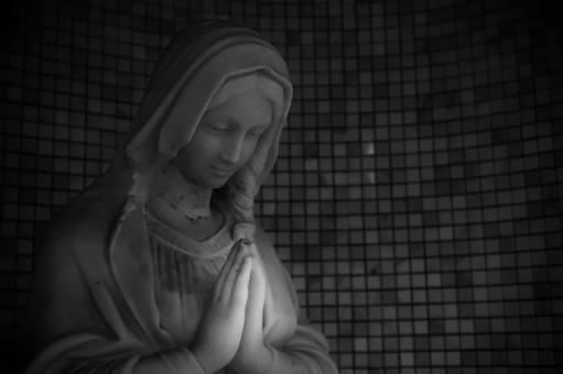 銅像 銅像,モノクロ,モノトーンの写真素材