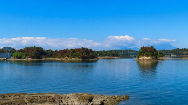 上天草　前島から見る前島橋（4号橋）の写真