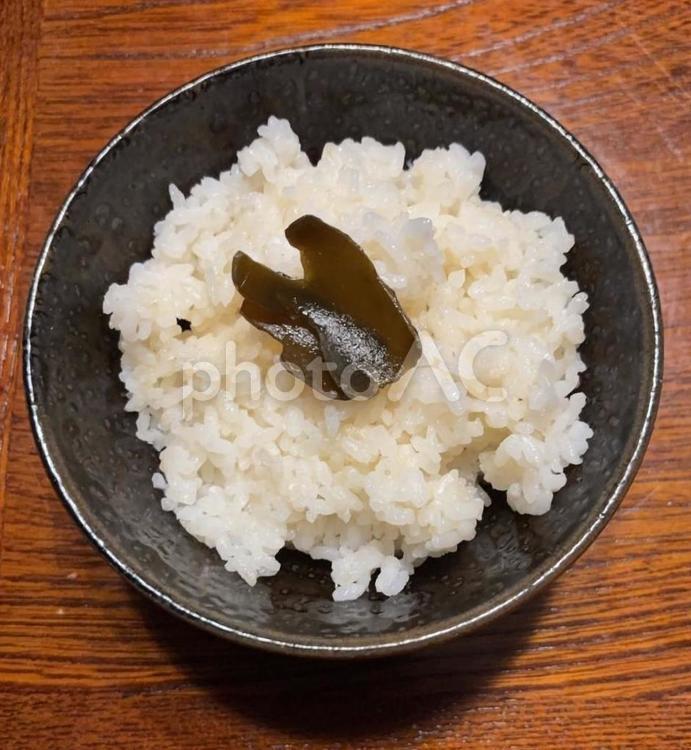 あきたこまち七分突き昆布炊きご飯の茶碗飯 茶碗飯,あきたこまち,七分突きの写真素材