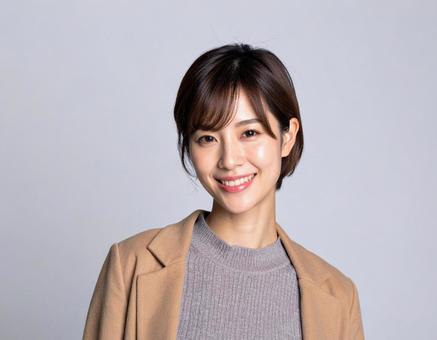 カットモデル笑顔の女性 カットモデル笑顔の女性の写真