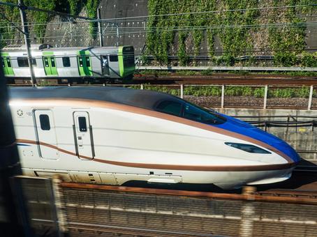 北陸新幹線W7系・山手線E235系 北陸新幹線W7系・山手線E235系 北陸新幹線,w7系,山手線の写真素材