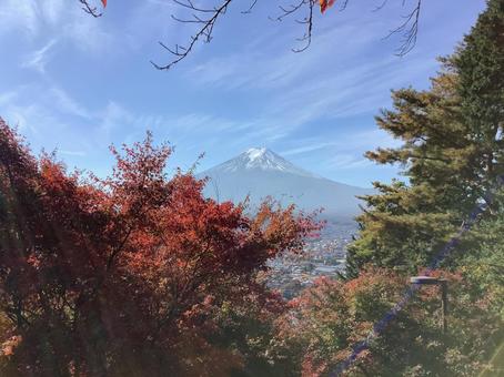 富士山と紅葉 富士山と紅葉の写真