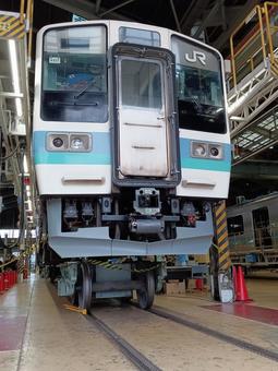 吊り上げ中の211系 吊り上げ中の211系 鉄道,jr,jr東日本の写真素材