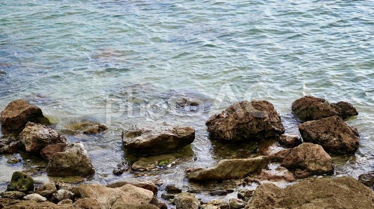 沖縄県那覇空港近くの海辺 海,岩,海岸の写真素材