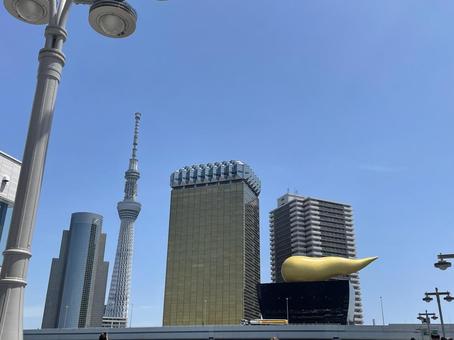 スカイツリーとアサヒビール スカイツリーとアサヒビールの写真
