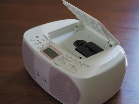 ＣＤラジカセ（蓋を開けた状態） cdラジカセ,cd,平成の写真素材