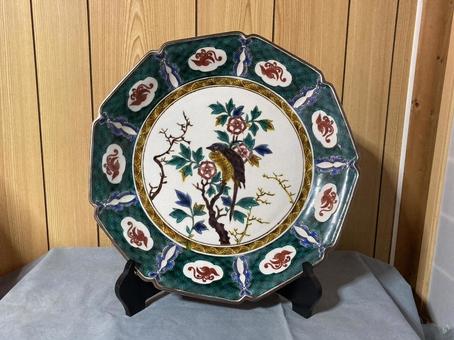 九谷焼色絵飾り皿(大皿) 九谷焼色絵飾り皿(大皿) 九谷焼,皿,大皿の写真素材