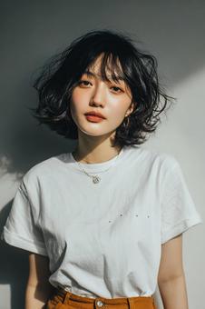 ショートヘアの中国人女性 ショートヘアの中国人女性の写真