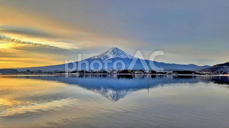 河口湖にうつる逆さ富士 富士山,逆さ富士,河口湖の写真素材