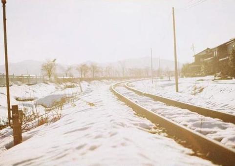 冬　線路　雪　景色 フィルム,レトロ,光の写真素材