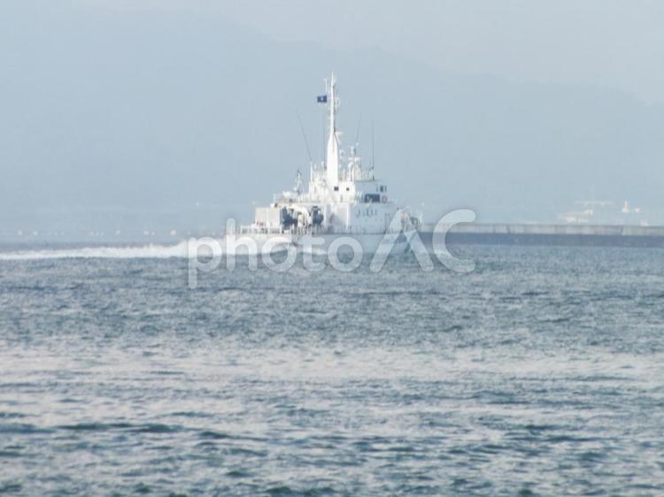 清水港から出港する巡視船おきつ 巡視船,おきつ,海上保安庁の写真素材