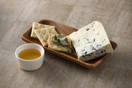 ブルーチーズ ゴルゴンゾーラ 青かびの写真