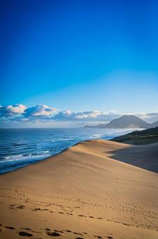 鳥取県　鳥取砂丘の風景 鳥取砂丘,日本の風景,自然の写真素材