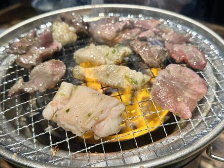 ホルモン焼肉 ホルモン焼肉 ホルモン,焼肉,炭火の写真素材