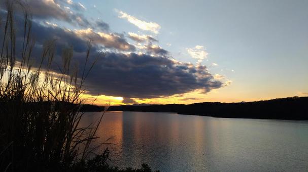 狭山湖の夕日 狭山湖の夕日の写真