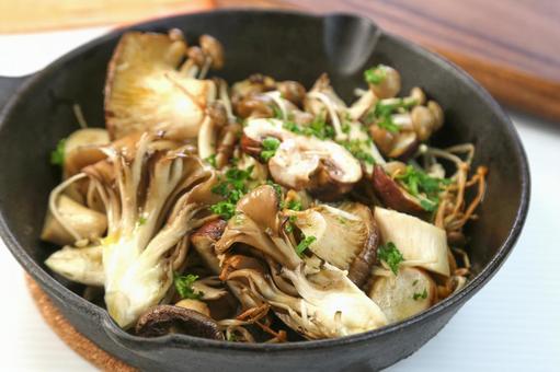 きのこソテー きのこソテー きのこソテー,ソテー,エリンギの写真素材