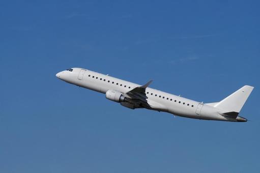飛行機と青空 飛行機,旅客機,ジェット機の写真素材