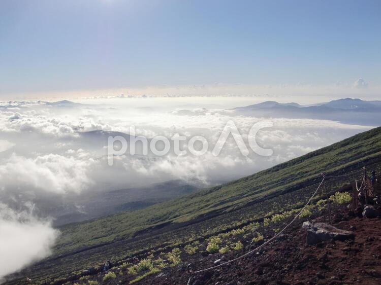 富士山の上からの日２ 富士山,雲海,日光の写真素材