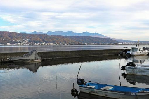 紅葉　長野県　諏訪湖 日本,長野県,諏訪湖の写真素材