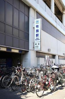 近鉄布施駅の自転車置き場・駐輪場 近鉄布施駅,布施駅,駐輪場の写真素材