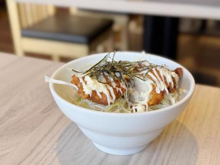 唐揚げ丼 唐揚げ丼の写真