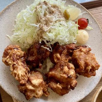 食★鶏のから揚げ 食★鶏のから揚げ 鶏肉,唐揚げ,キャベツの写真素材