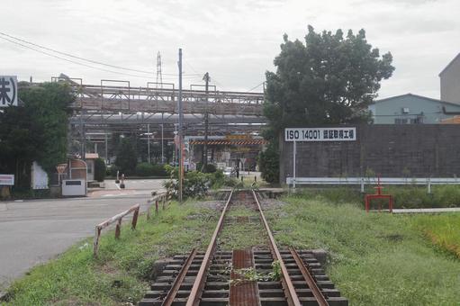 廃線となった越中パルプ工業への引込線の写真