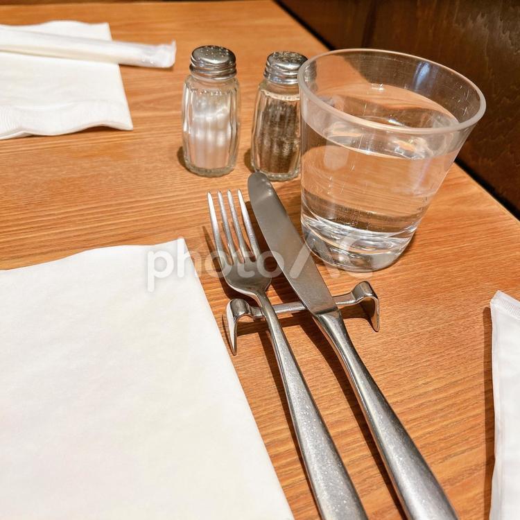 食事会 カトラリー,テーブルマナー,食器の写真素材