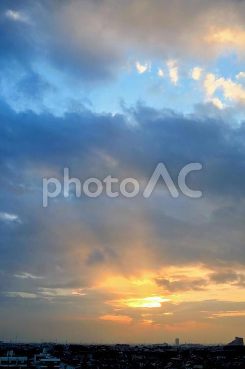 朝焼け　日の出　dawn  朝焼け,夜明け,朝焼け雲の写真素材
