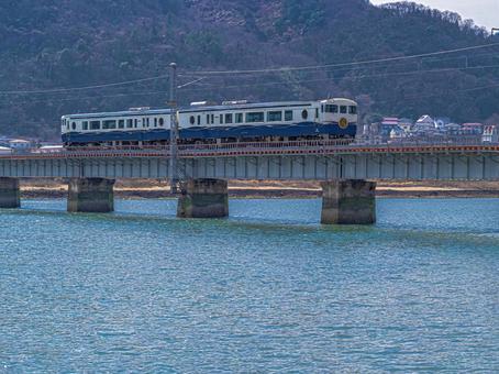 エトセトラ 瀬戸内さざなみ線 エトセトラ 瀬戸内さざなみ線 エトセトラ,鉄橋,瀬戸内さざなみ線の写真素材