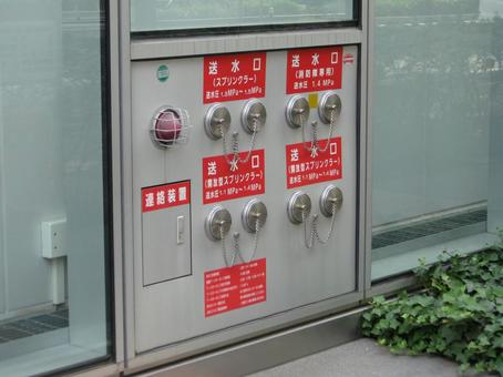 送水口と連絡装置 送水口と連絡装置 送水口,消防,開放型の写真素材