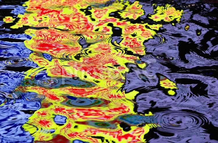 道頓堀川に映る店の明かり 道頓堀,道頓堀川,大阪の写真素材