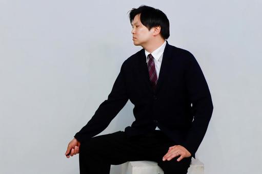 横を向くビジネスマン 横を向くビジネスマン 男性,ビジネスマン,スーツの写真素材