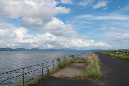 穏やかな湖畔の宍道湖の風景 穏やかな湖畔の宍道湖の風景 宍道湖,湖,島根の写真素材
