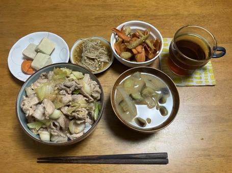 Photo, a bowl of pork, rice, set meal, 