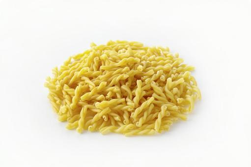 ツイスト パスタ 未調理 ツイスト パスタ 未調理の写真