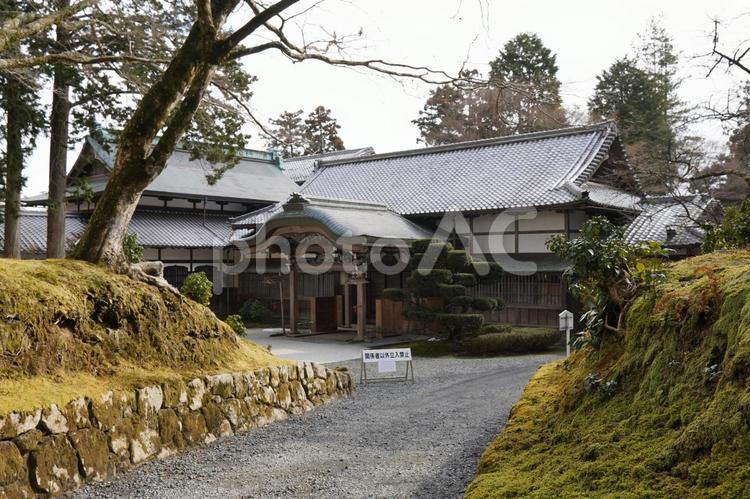 延暦寺本部寺務所 延暦寺,春,山道の写真素材