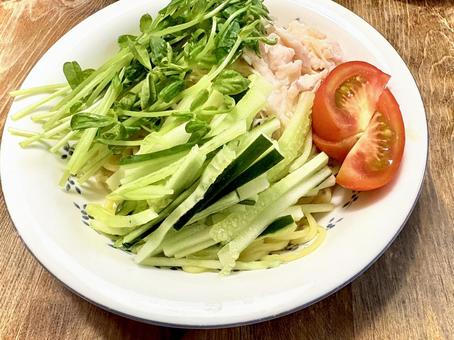 冷やし中華にしてみた 01 冷やし中華にしてみた 01 冷やし中華,麺料理,夏の写真素材