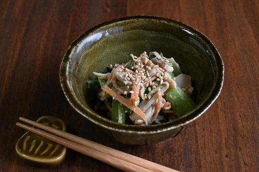 小松菜と舞茸の味噌マヨ和え 小松菜,舞茸,人参の写真素材