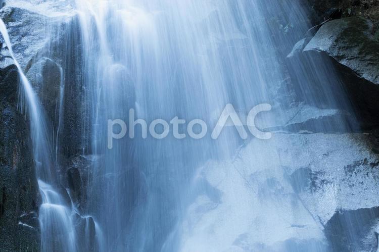 流れ落ちる水が美しい　寿老の滝 滝,水,流れの写真素材