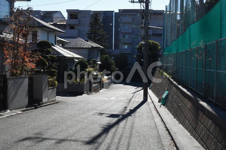 晴れた冬の横浜市北部の住宅街 住宅街,住宅地,住居専用地域の写真素材