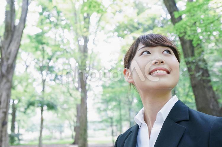 スーツを着て笑うビジネスウーマン 女子,就職,社会人の写真素材