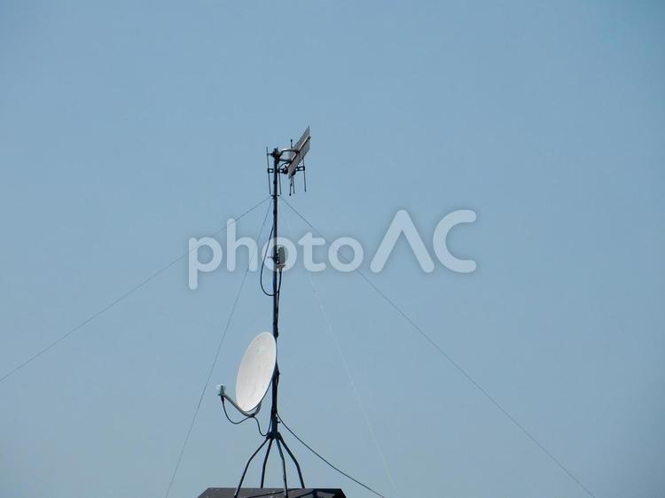 【風景写真】テレビ受信アンテナ アンテナ,uhfアンテナ,テレビの写真素材