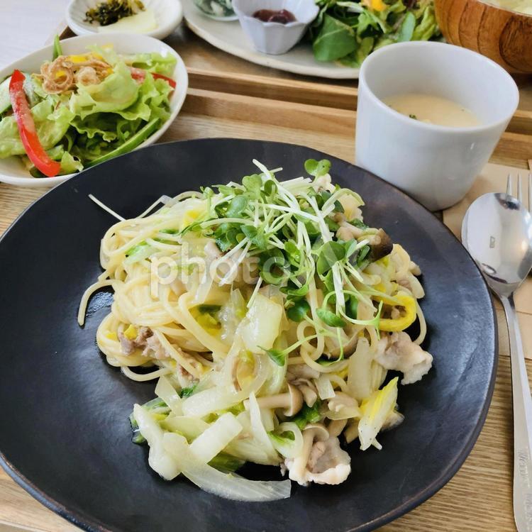 柚子胡椒ペペロンチーノ〜白菜と豚肉 ポタージュ,野菜,外食の写真素材