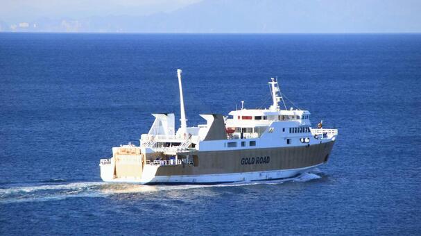 土肥を出港し清水に向かう駿河湾フェリー 駿河湾フェリー,土肥港,晩秋の写真素材