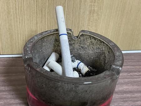 タバコ タバコ,灰皿,吸い殻の写真素材