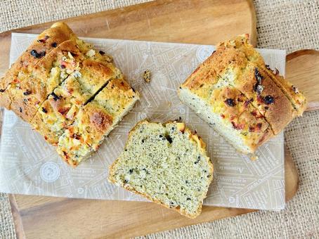 花梨と黒胡麻のパウンドケーキ 花梨,黒胡麻,パウンドケーキの写真素材