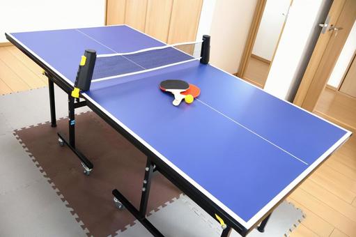 子供部屋に設置した「楽しく遊ぶ卓球台」 子供部屋に設置した「楽しく遊ぶ卓球台」 卓球,卓球台,スポーツの写真素材